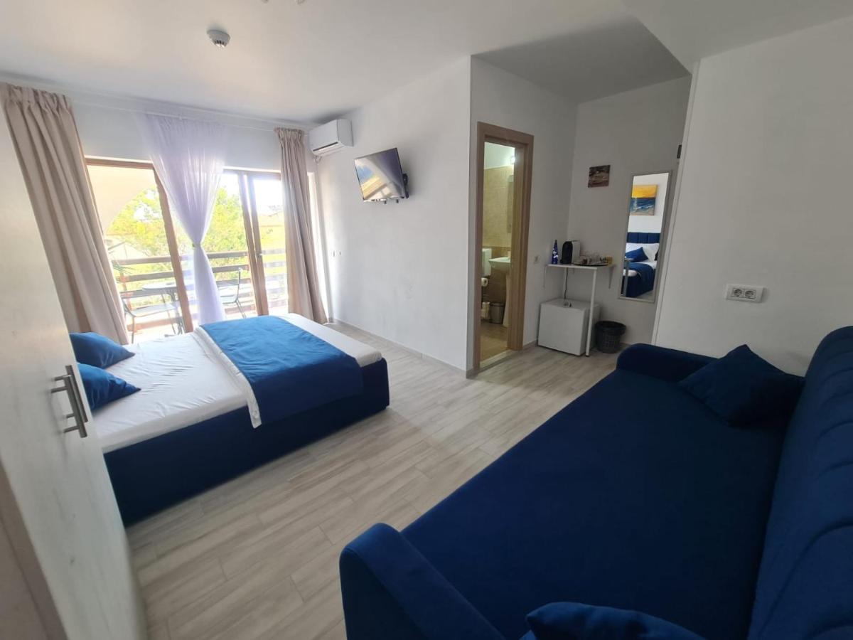 Yuka Hotel Vama Veche Eksteriør billede