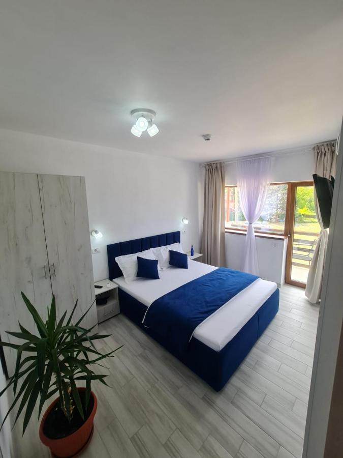 Yuka Hotel Vama Veche Eksteriør billede