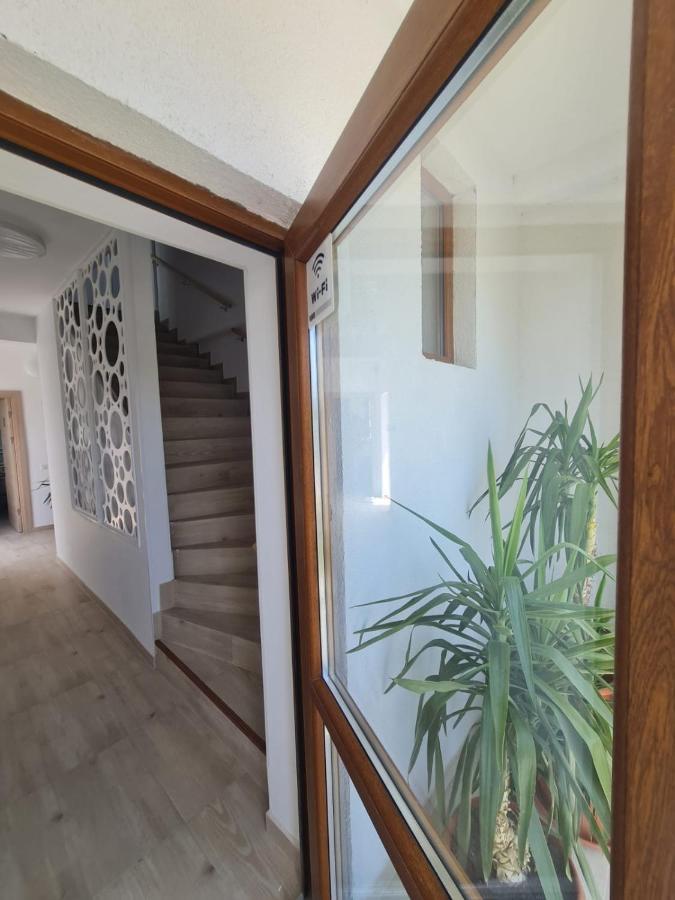 Yuka Hotel Vama Veche Eksteriør billede